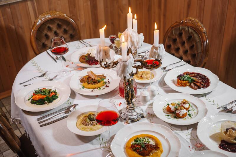 Мясные деликатесы